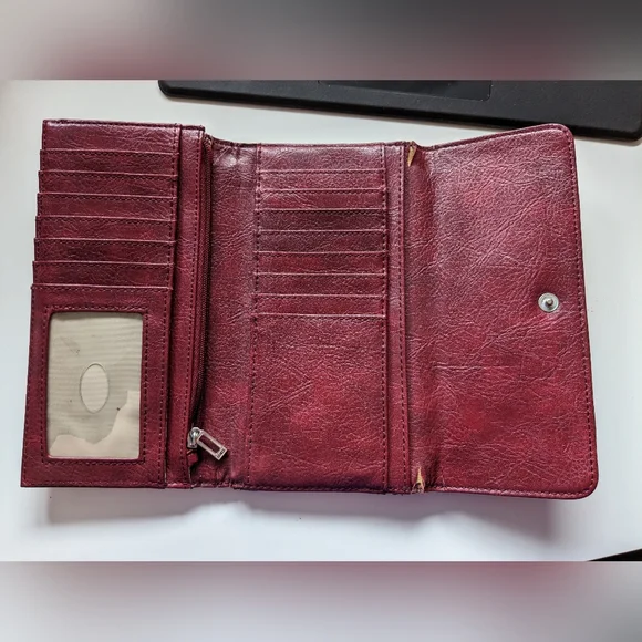 Guess Wallet - Picture 3 of 4